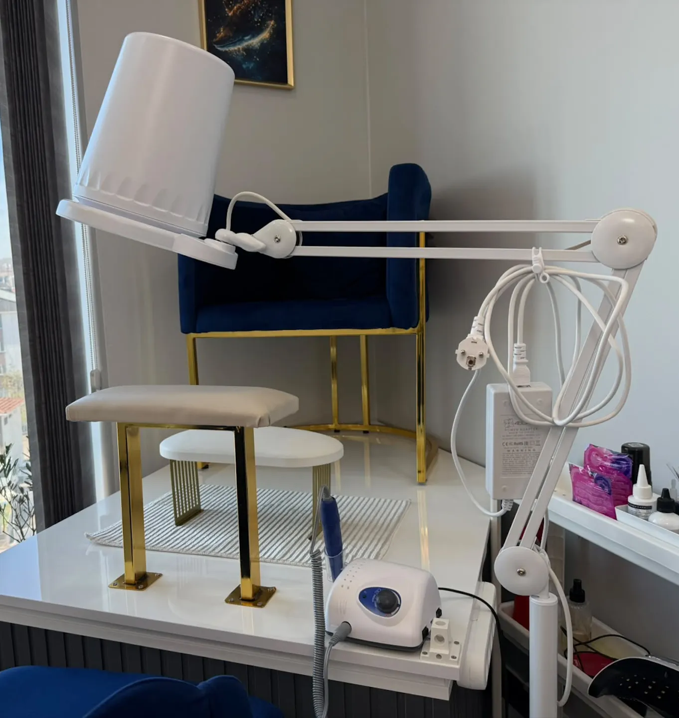 Alara Nail Bar cihaz ve çalışma alanı